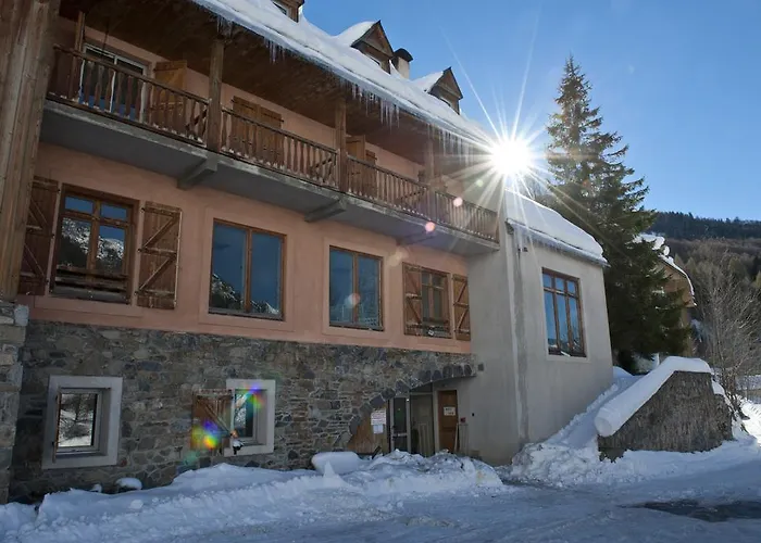 Centre De Le Hameau Rollot * בארג'ס