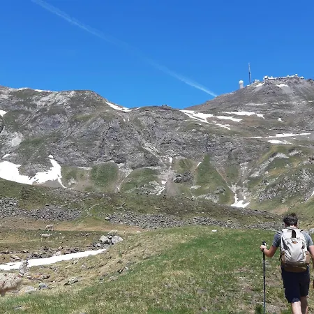 Centre De Le Hameau Rollot * בארג'ס