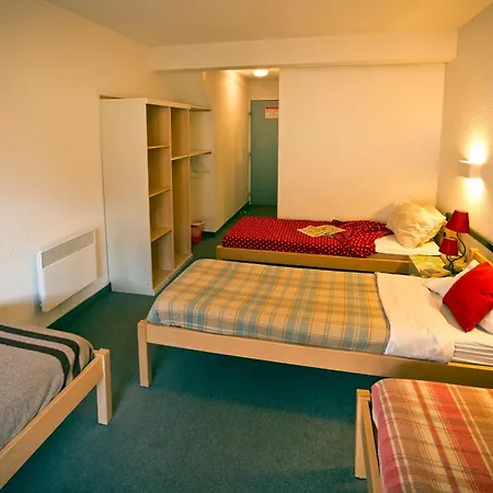 Centre De Le Hameau Rollot * בארג'ס