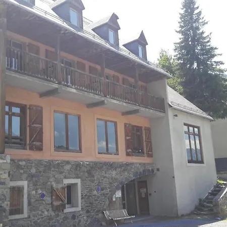 Centre De Le Hameau Rollot * בארג'ס