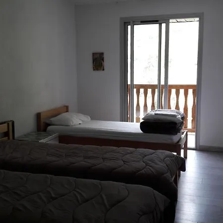 Centre De Le Hameau Rollot * בארג'ס