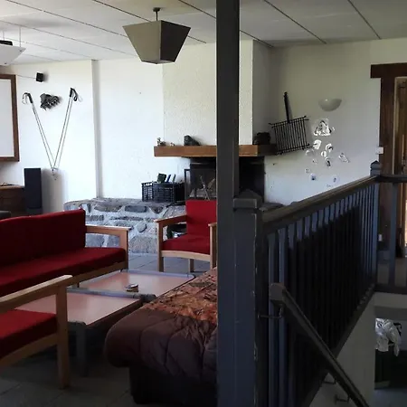 Centre De Le Hameau Rollot * בארג'ס